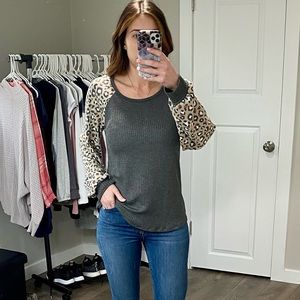 Animal print grey